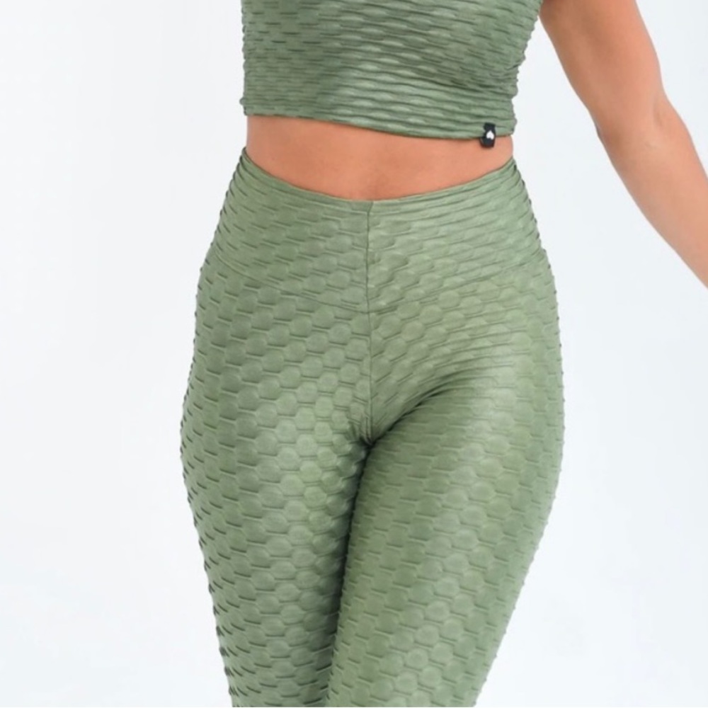 NWOT Chrome Leggings in Agave - OS fits XS S M L